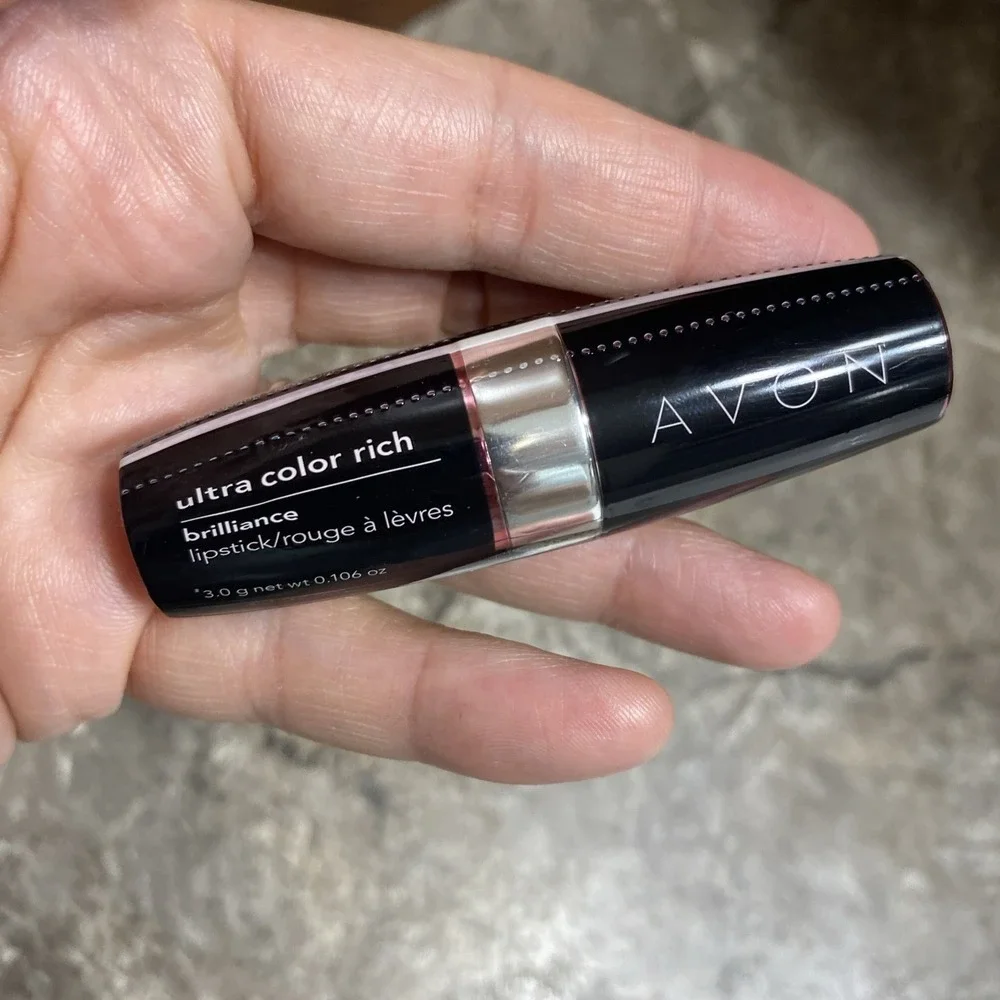 AVON Ultra‎ Color Rich Lipstick in RADIANT RUBY New Sealed Full Size